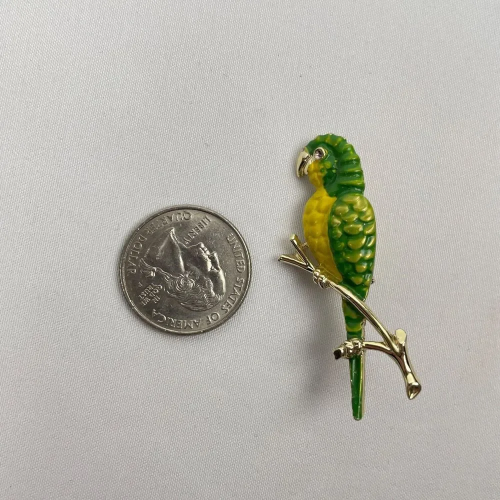 Vintage Parrot‎ Macaw Brooch Pin Green Yellow Enamel & Gold Tone Costume Jewelry